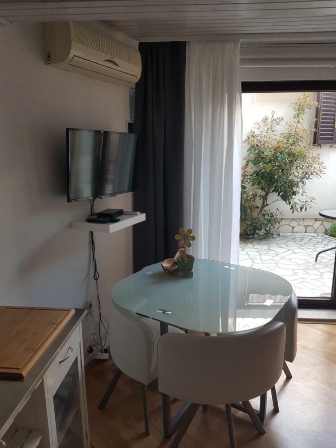 Ferienwohnung L&M Studio Apartman Pula Exterior foto