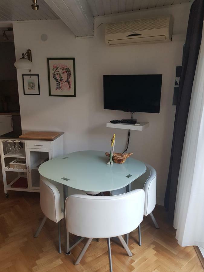Ferienwohnung L&M Studio Apartman Pula Exterior foto