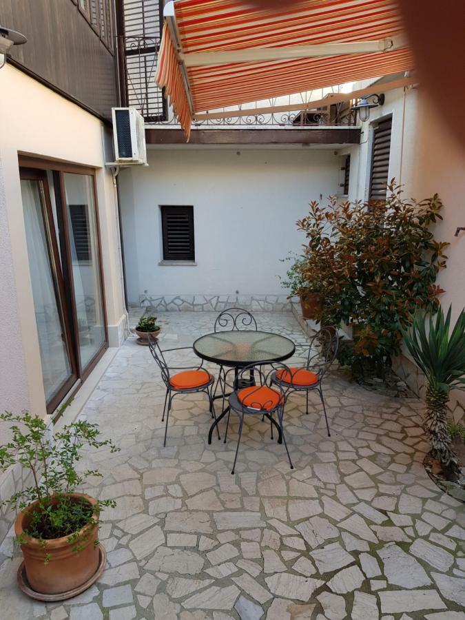 Ferienwohnung L&M Studio Apartman Pula Exterior foto