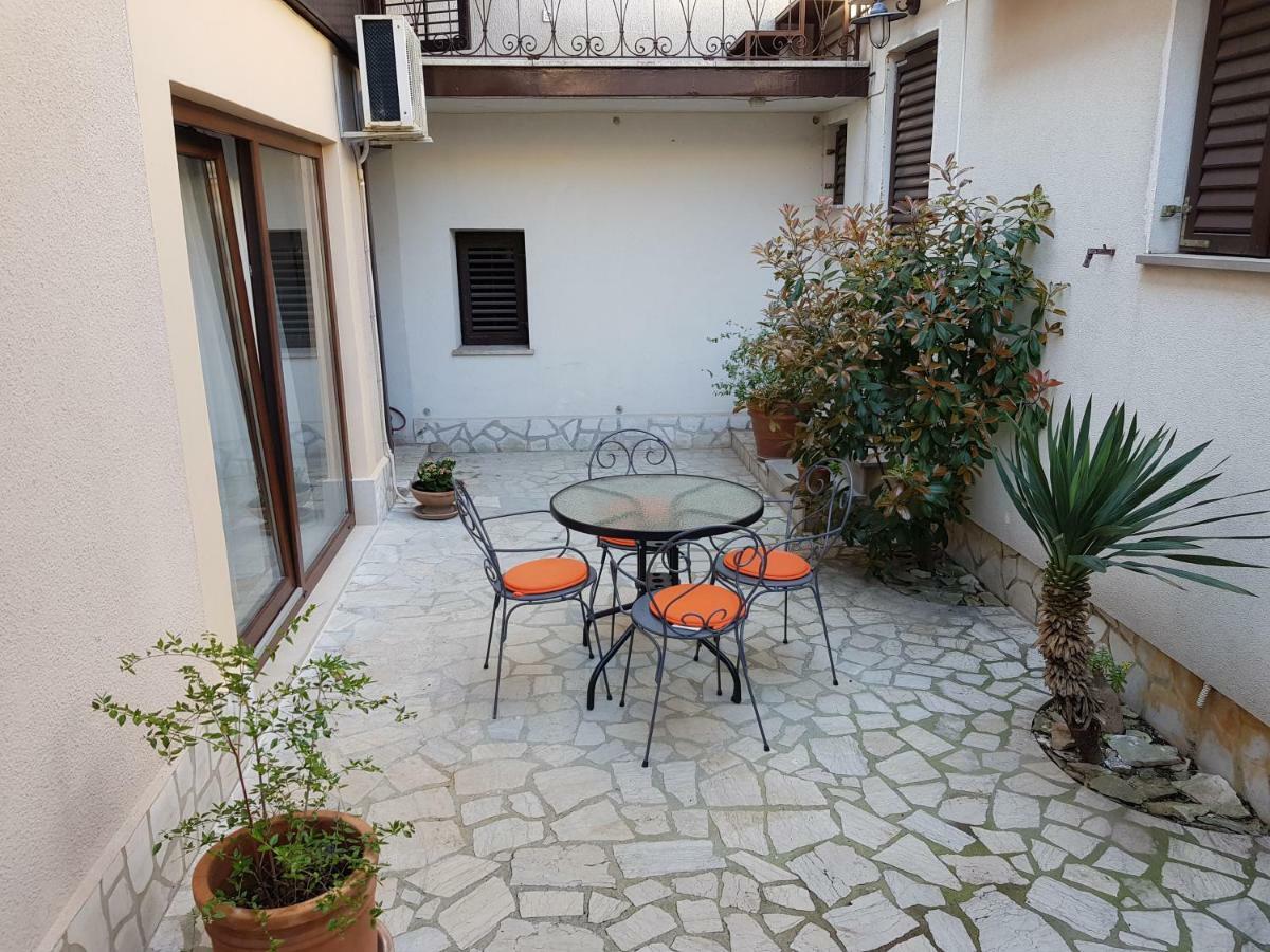 Ferienwohnung L&M Studio Apartman Pula Exterior foto